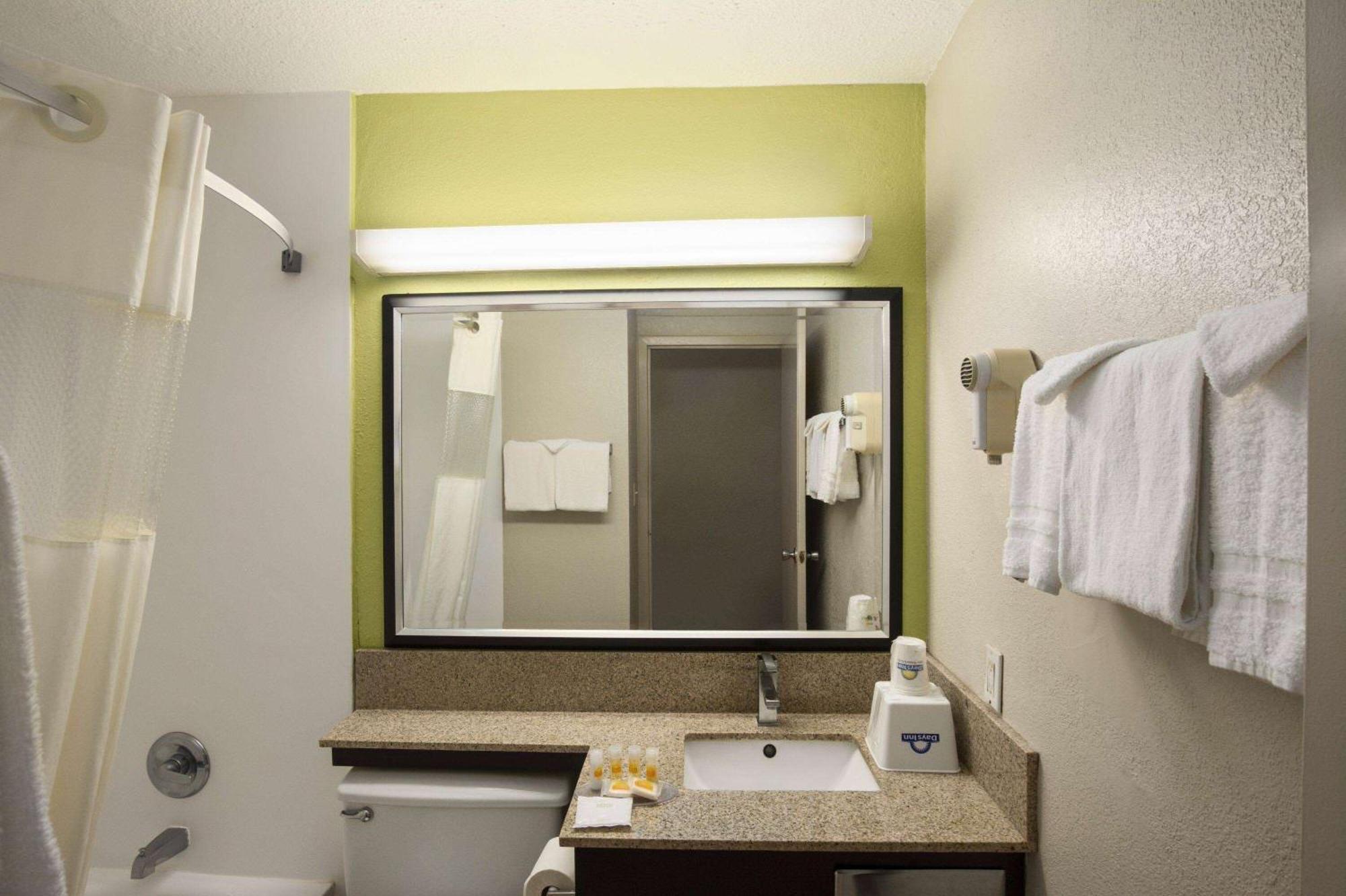 Days Inn By Wyndham Rome Downtown Esterno foto